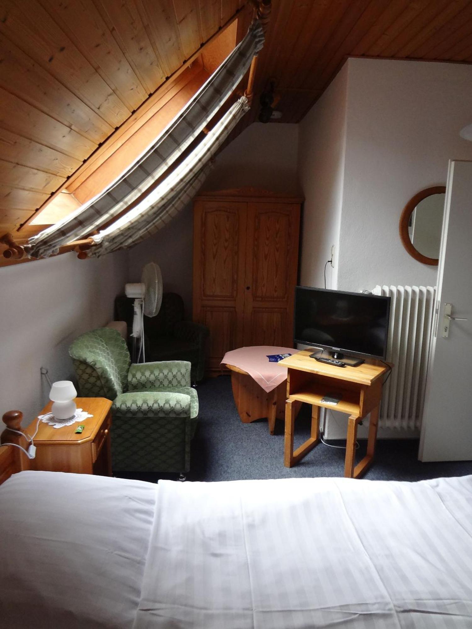 Hotel-Pension Stoeber Jever Bagian luar foto