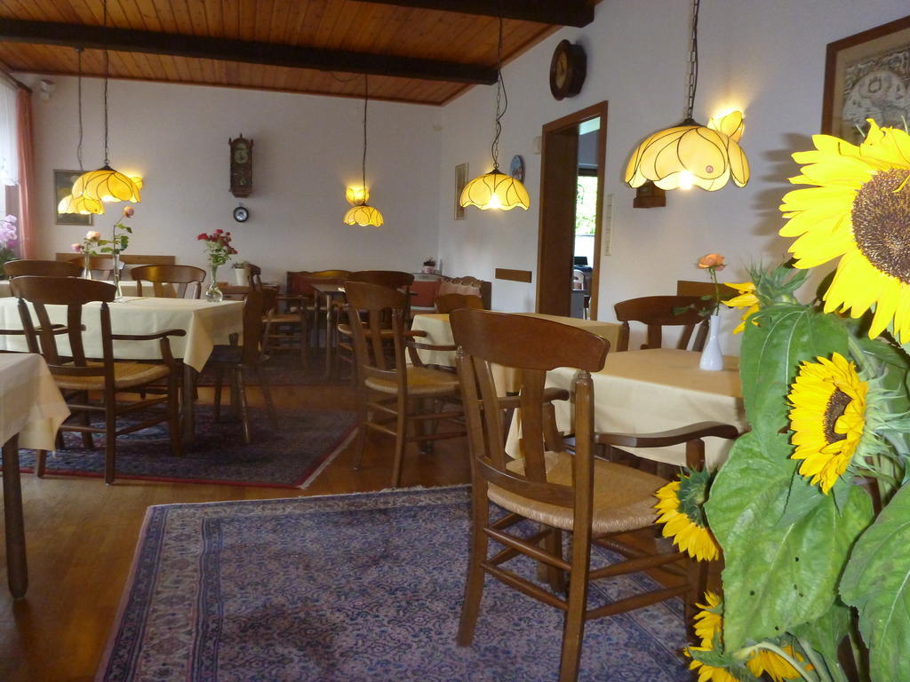 Hotel-Pension Stoeber Jever Bagian luar foto